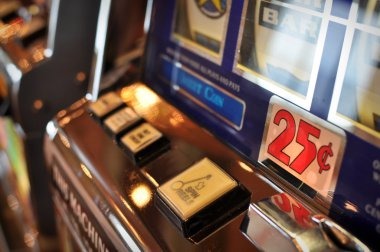 kaja77 Dice Game interface showing prediction options and live roll results